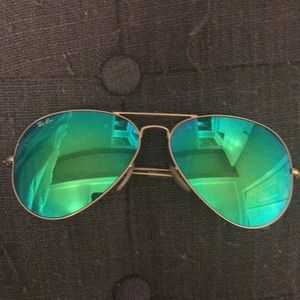 Green Ray Ban Aviator Sunglasses